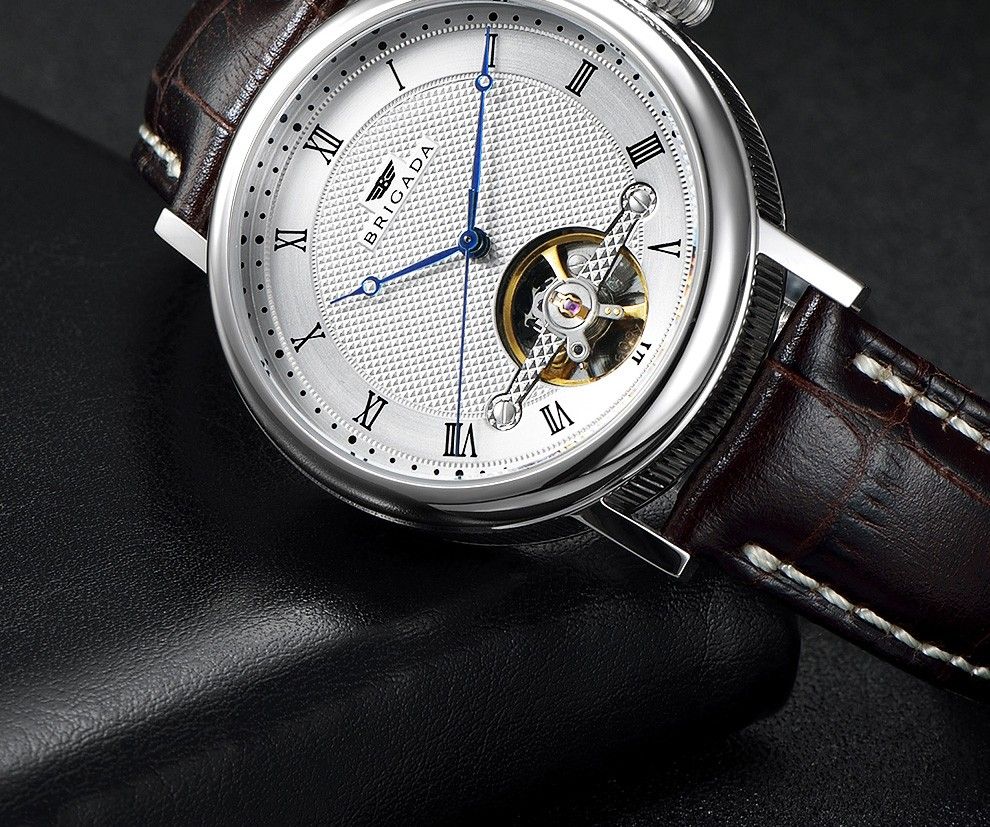深圳礼品手表厂家，腕表知识科普手表界的灰金属——钛