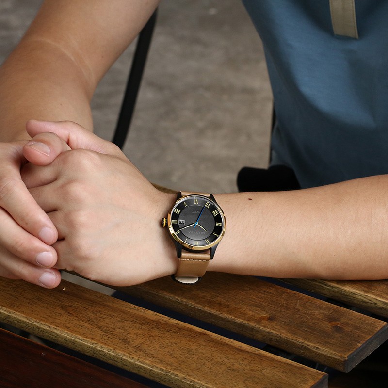 奢侈品手表怎么保养？深圳手表厂家艾尔时钟表为你解答