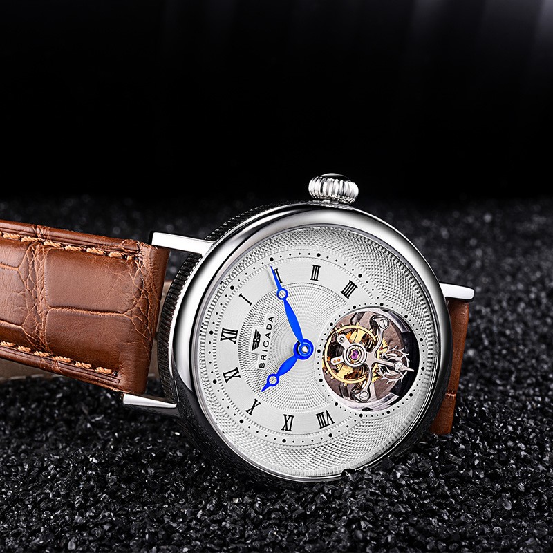 深圳手表厂家揭秘：高仿手表制作流程内幕，你是否也戴了块假表？