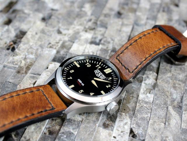 在深圳手表定制厂家定制手表，价格一般多少钱？01